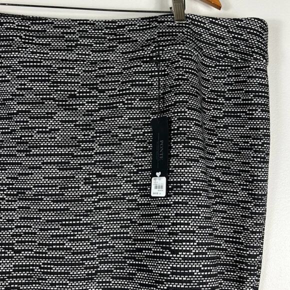 Lane Bryant NWT Black and White Digi Tech Ponte Knit Pencil Skirt - Picture 2 of 4